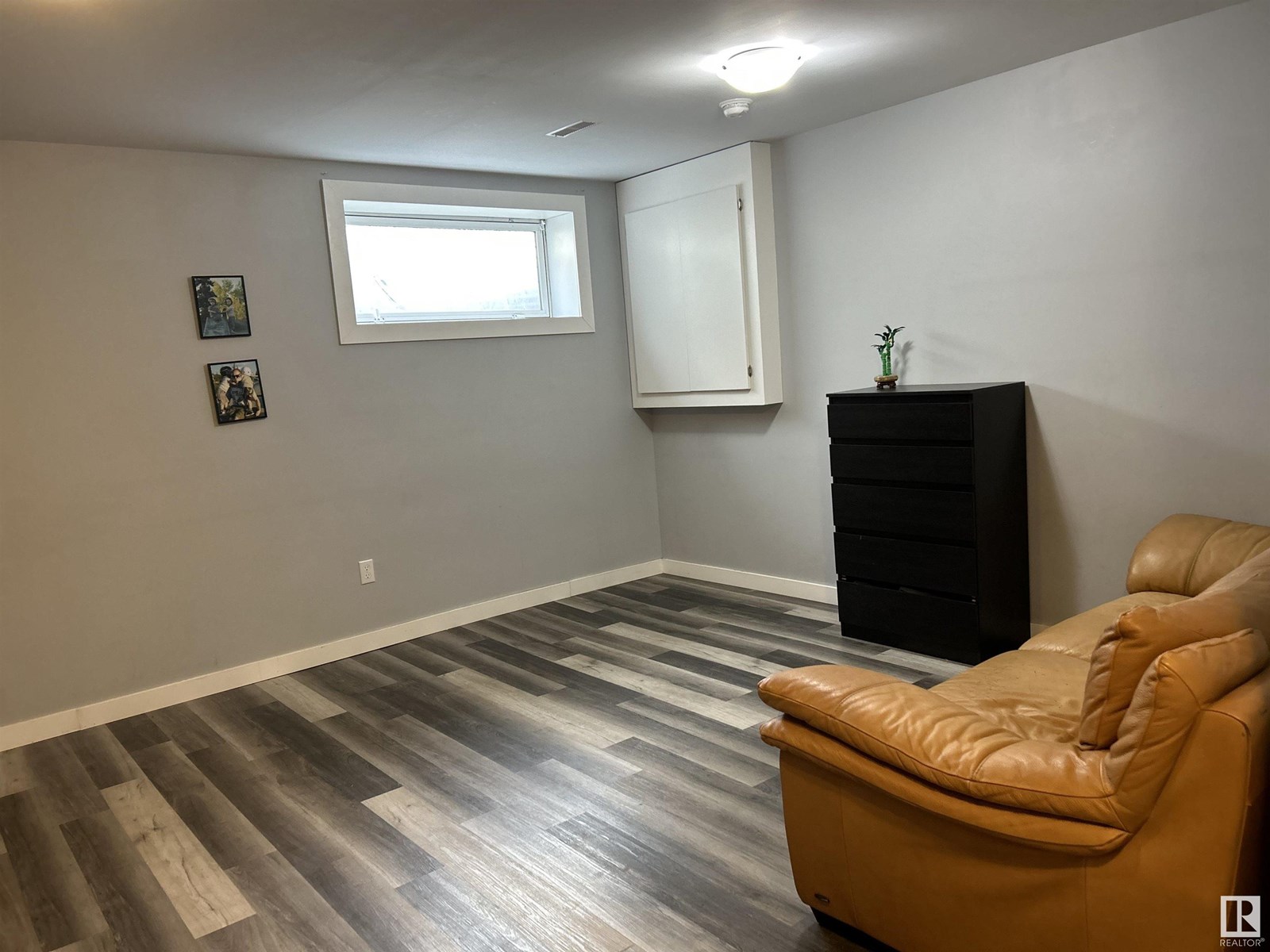 Photo 10 of 59 5001 62 St, Beaumont AB