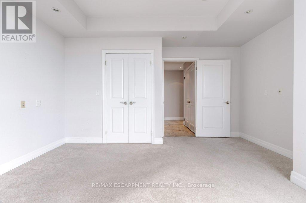 Photo 32 of 1303 360 Pearl Street, Burlington ON