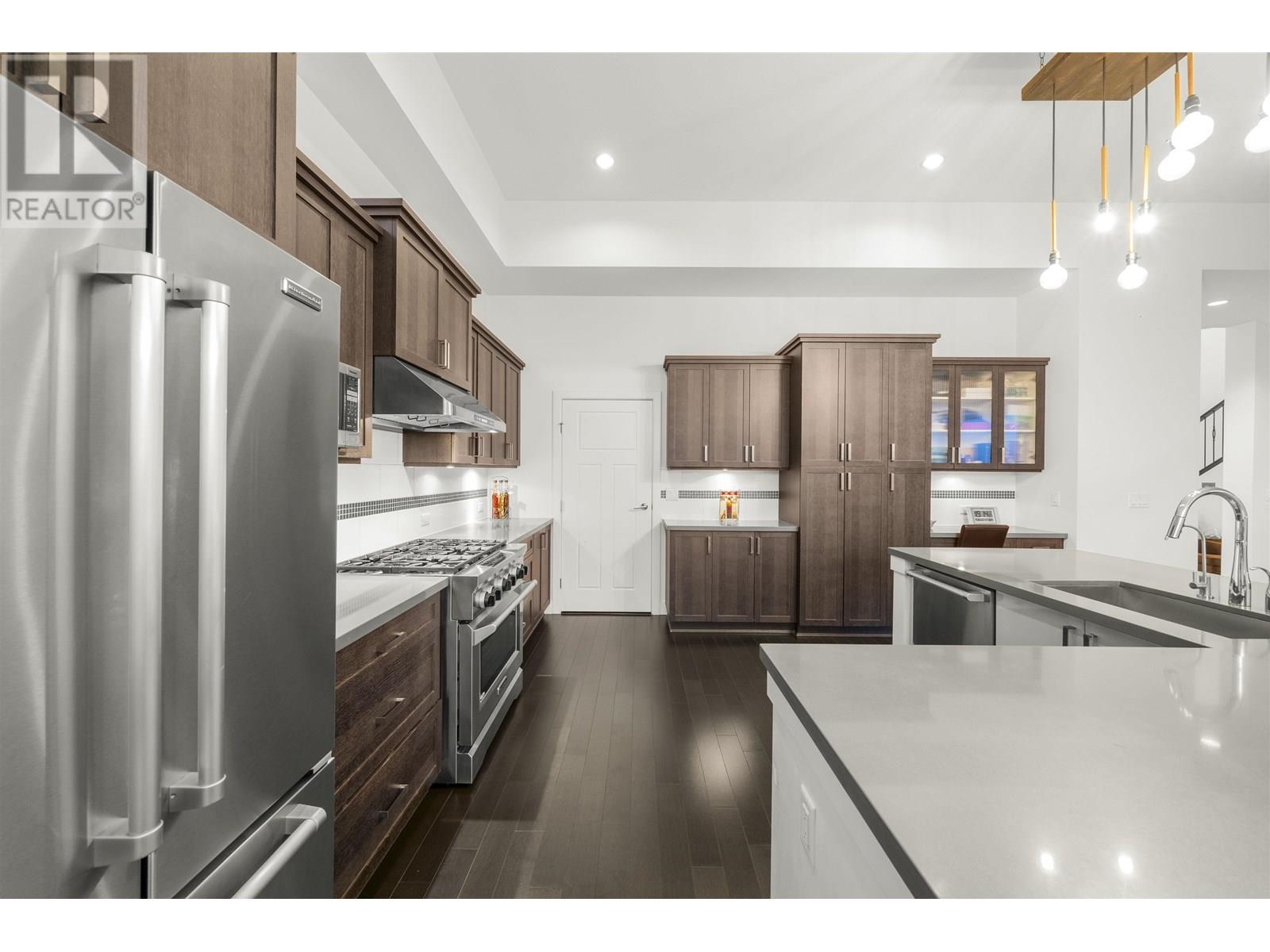 Photo 16 of 1510 Dayton Street, Coquitlam BC
