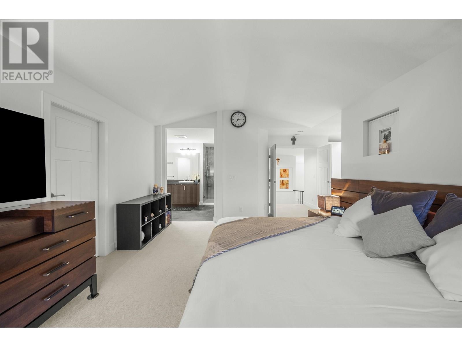 Photo 25 of 1510 Dayton Street, Coquitlam BC