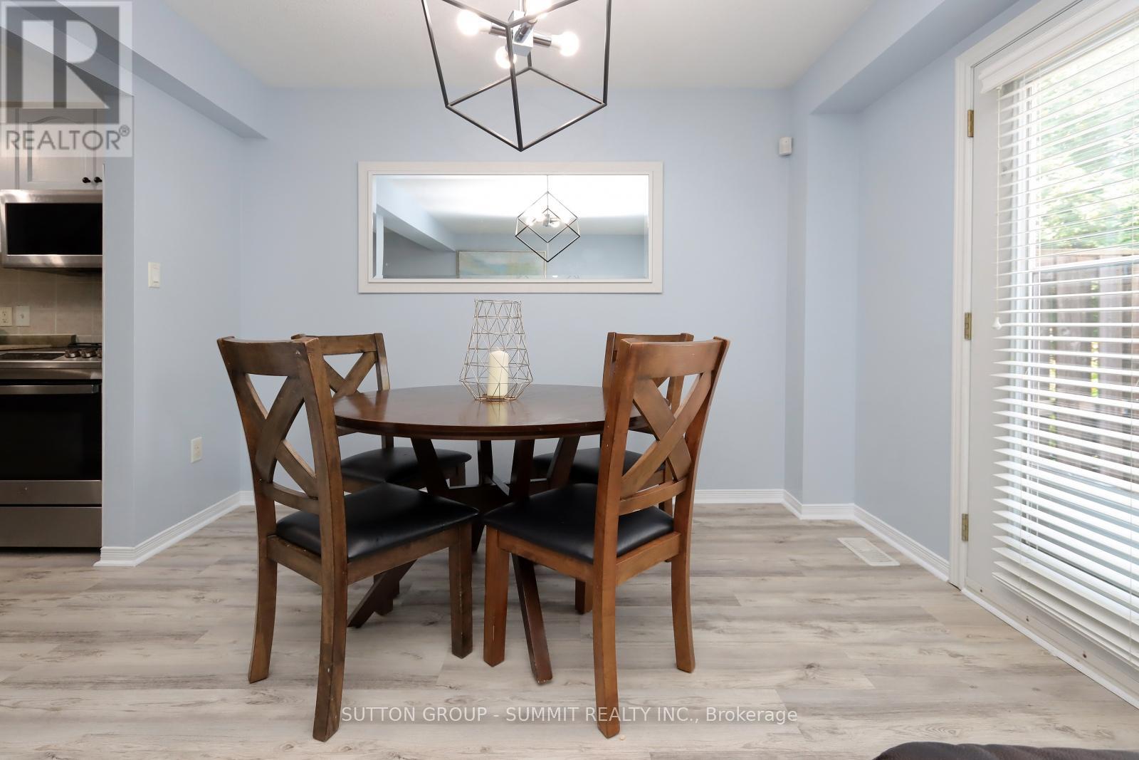 Photo 5 of 25 1771 Upper Wentworth Street, Hamilton ON