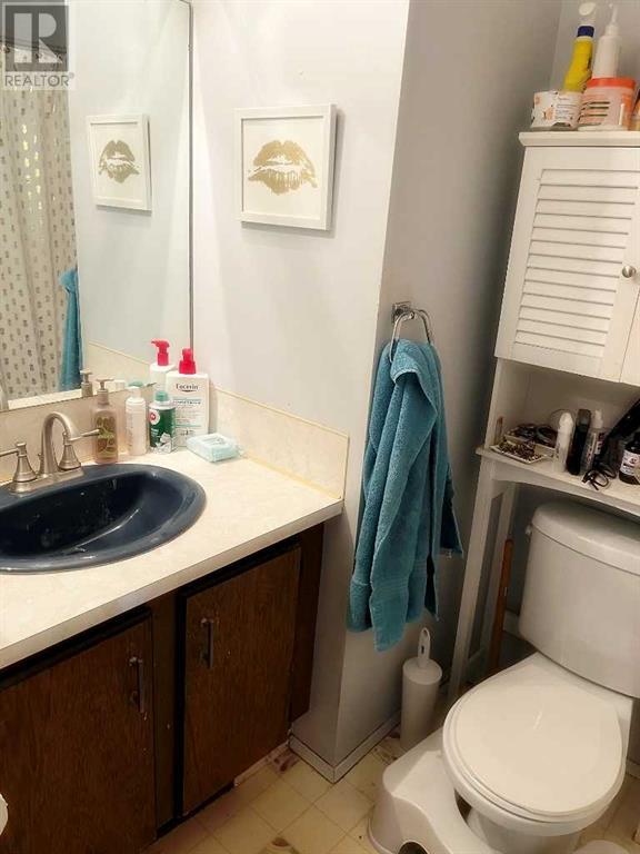 Photo 5 of 88 740 Bracewood Drive Sw, Calgary AB