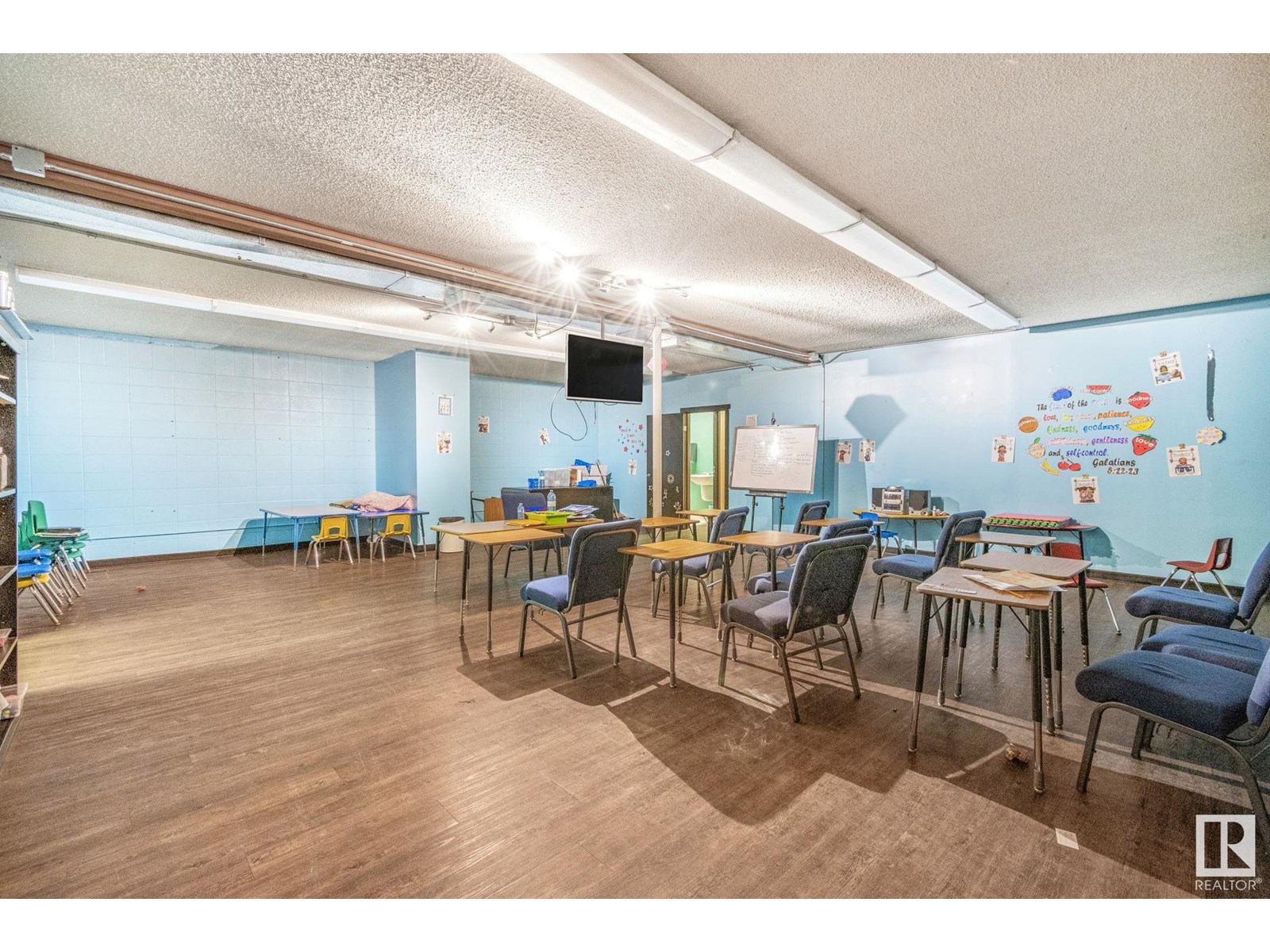 Photo 1 of 9938 70 Av Nw Nw, Edmonton AB