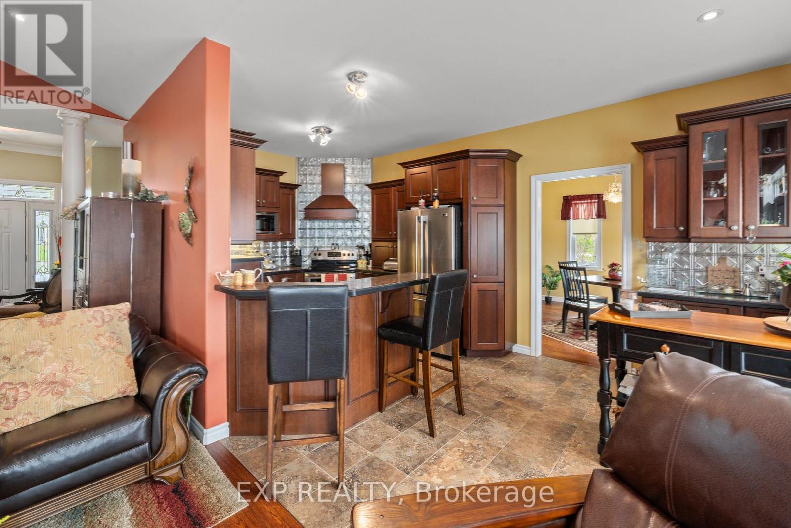 Photo 15 of 127 River Drive, Quinte West ON