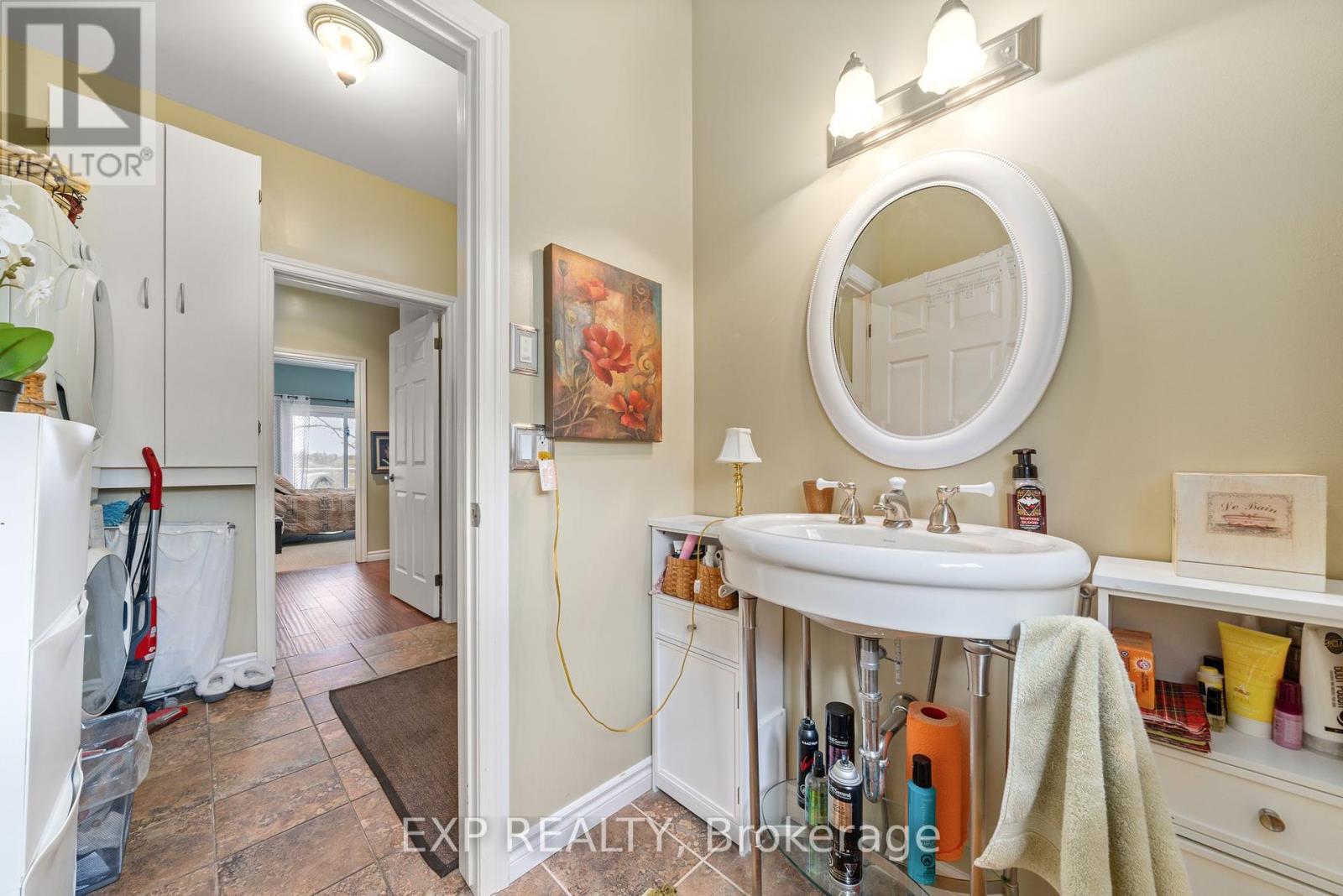 Photo 29 of 127 River Drive, Quinte West ON