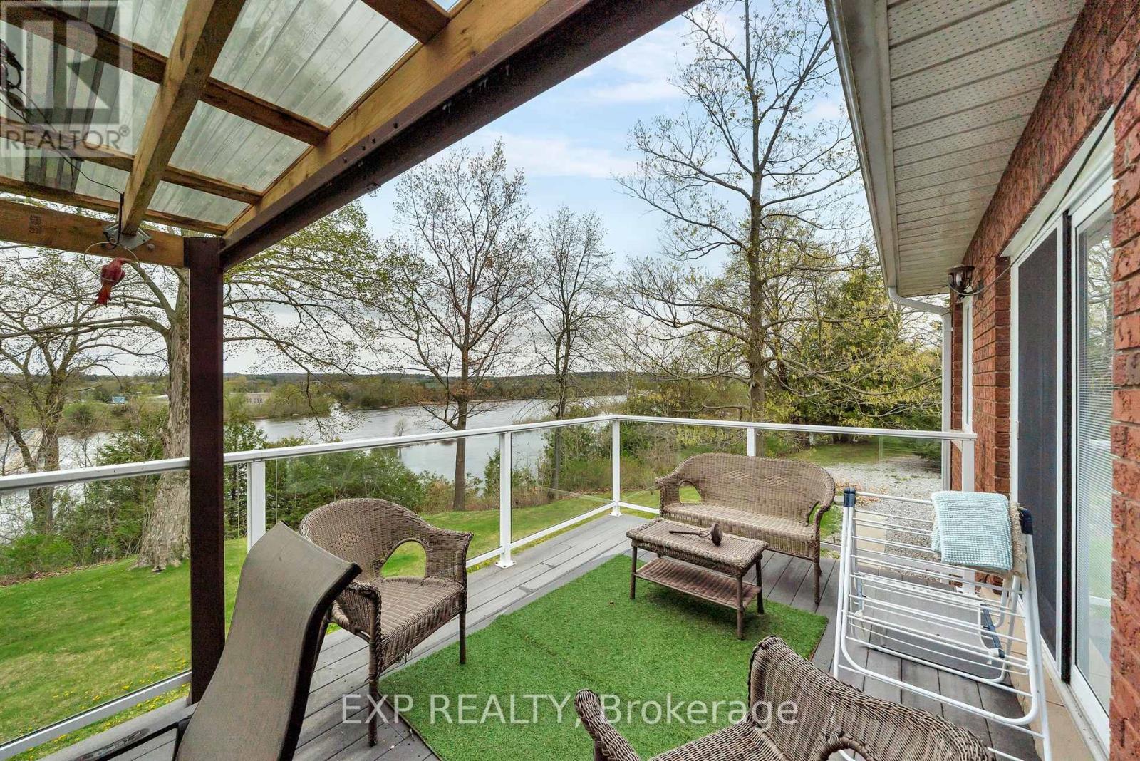 Photo 32 of 127 River Drive, Quinte West ON