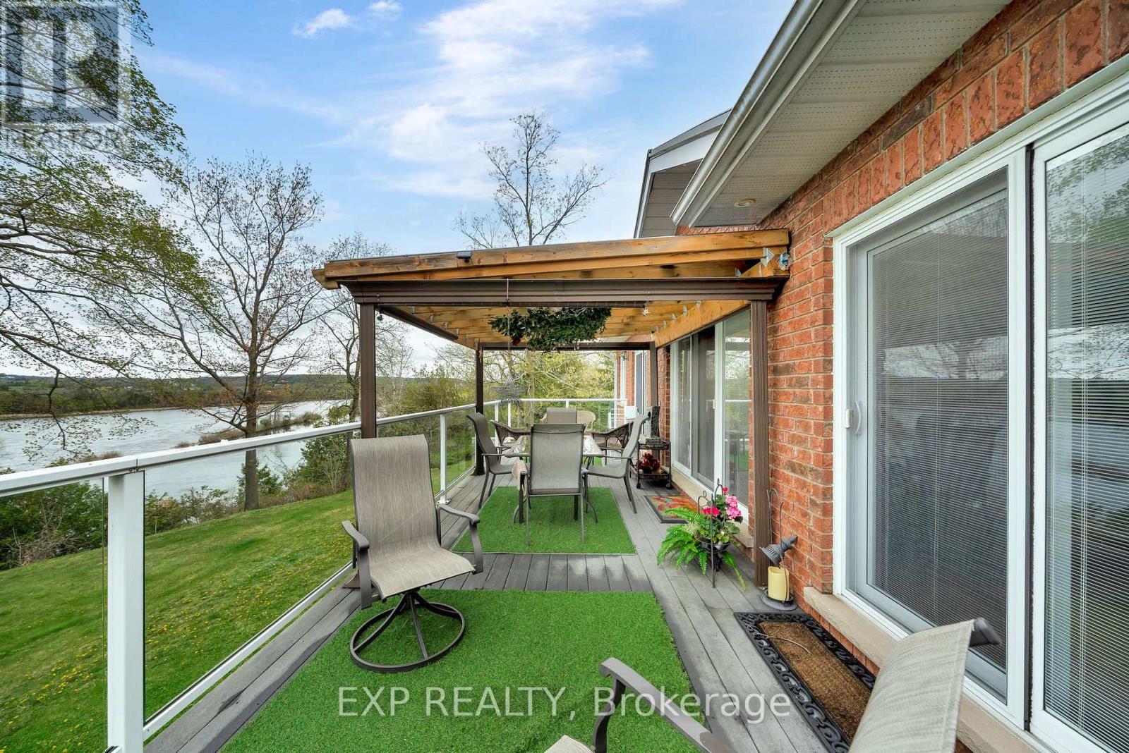 Photo 35 of 127 River Drive, Quinte West ON
