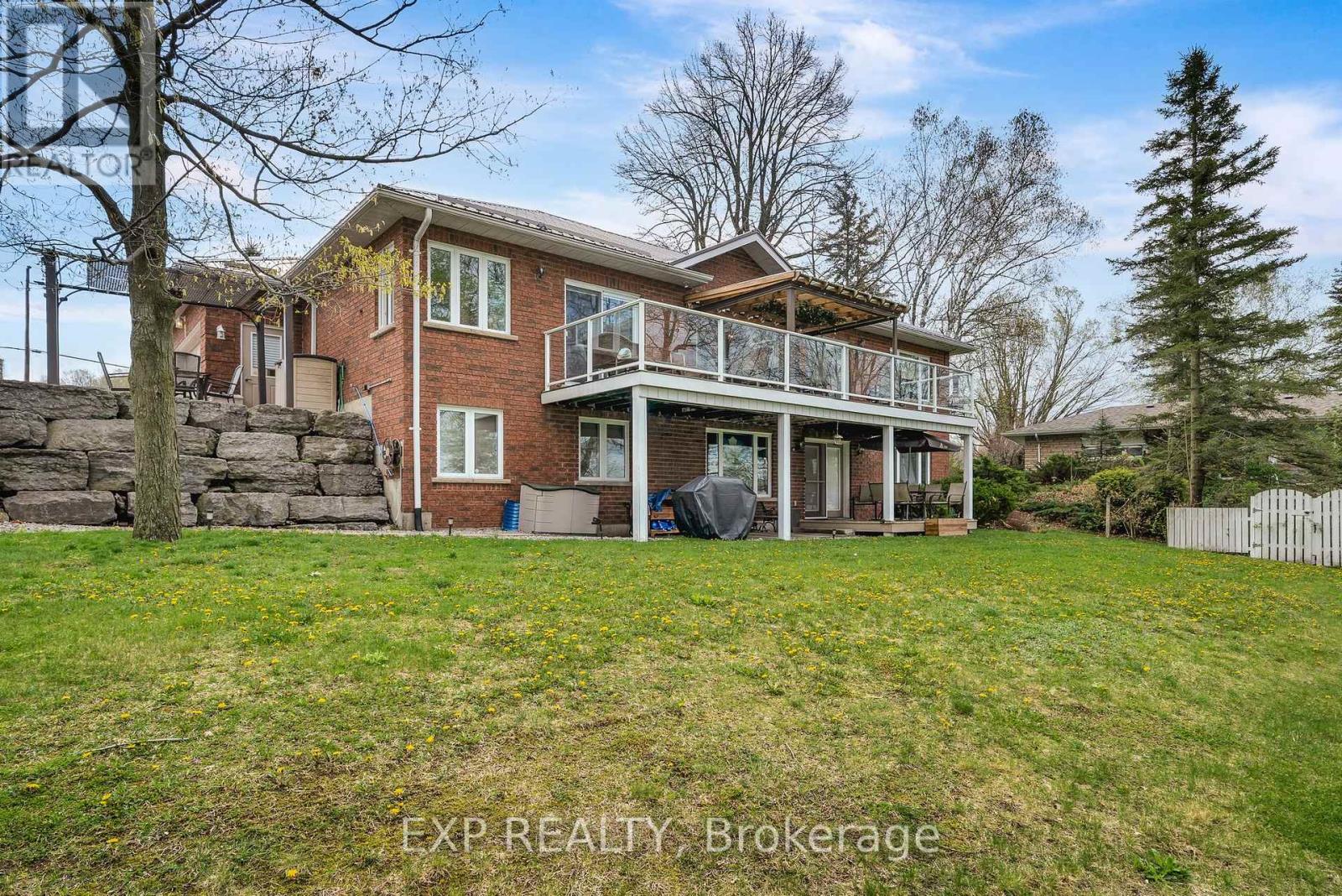 Photo 40 of 127 River Drive, Quinte West ON