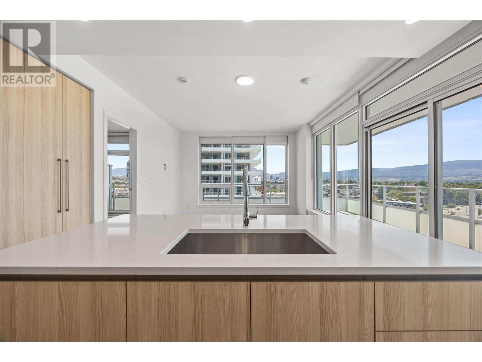 Photo 12 of 238 Leon Avenue Unit 804, Kelowna BC