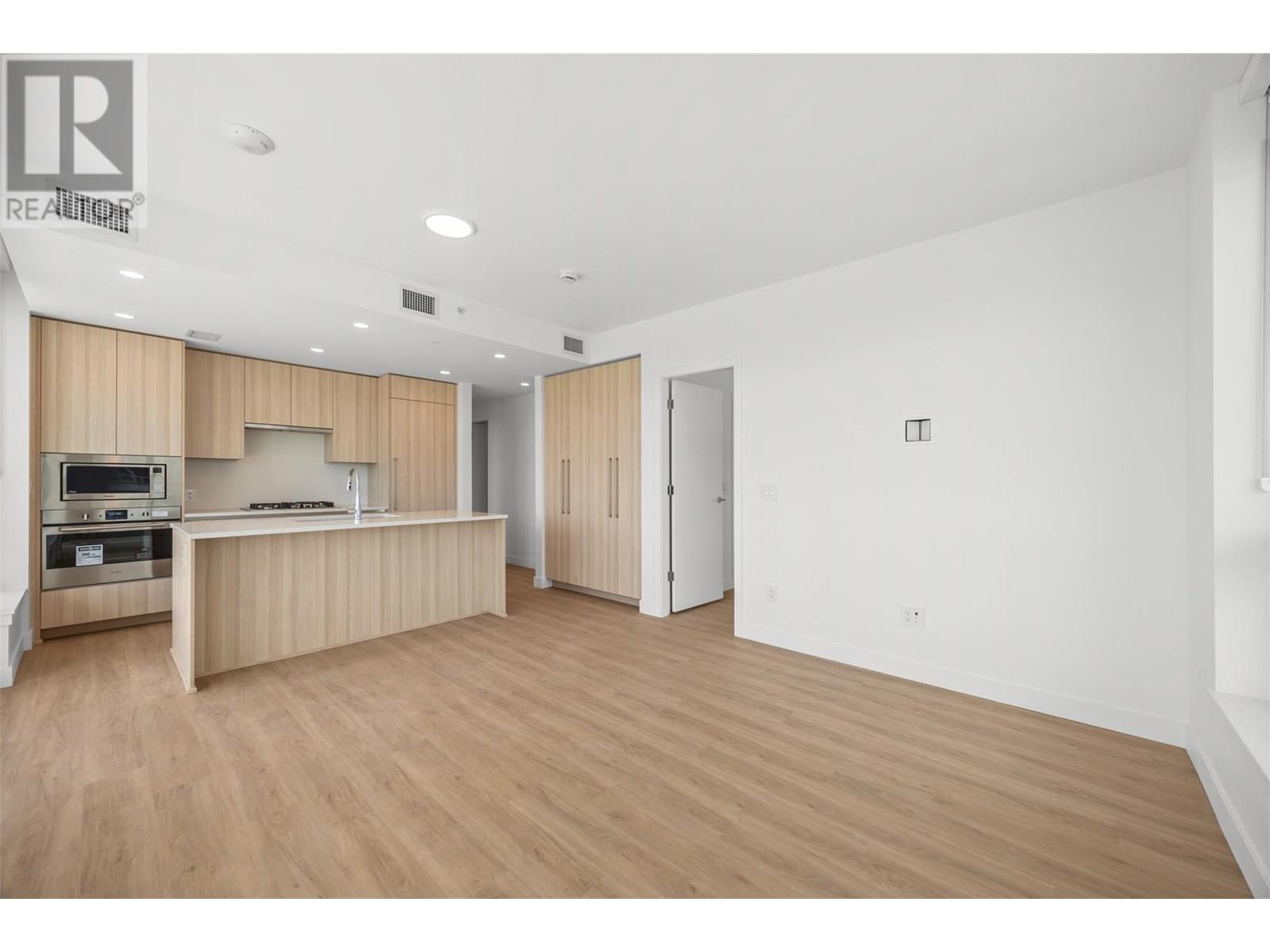Photo 13 of 238 Leon Avenue Unit 804, Kelowna BC