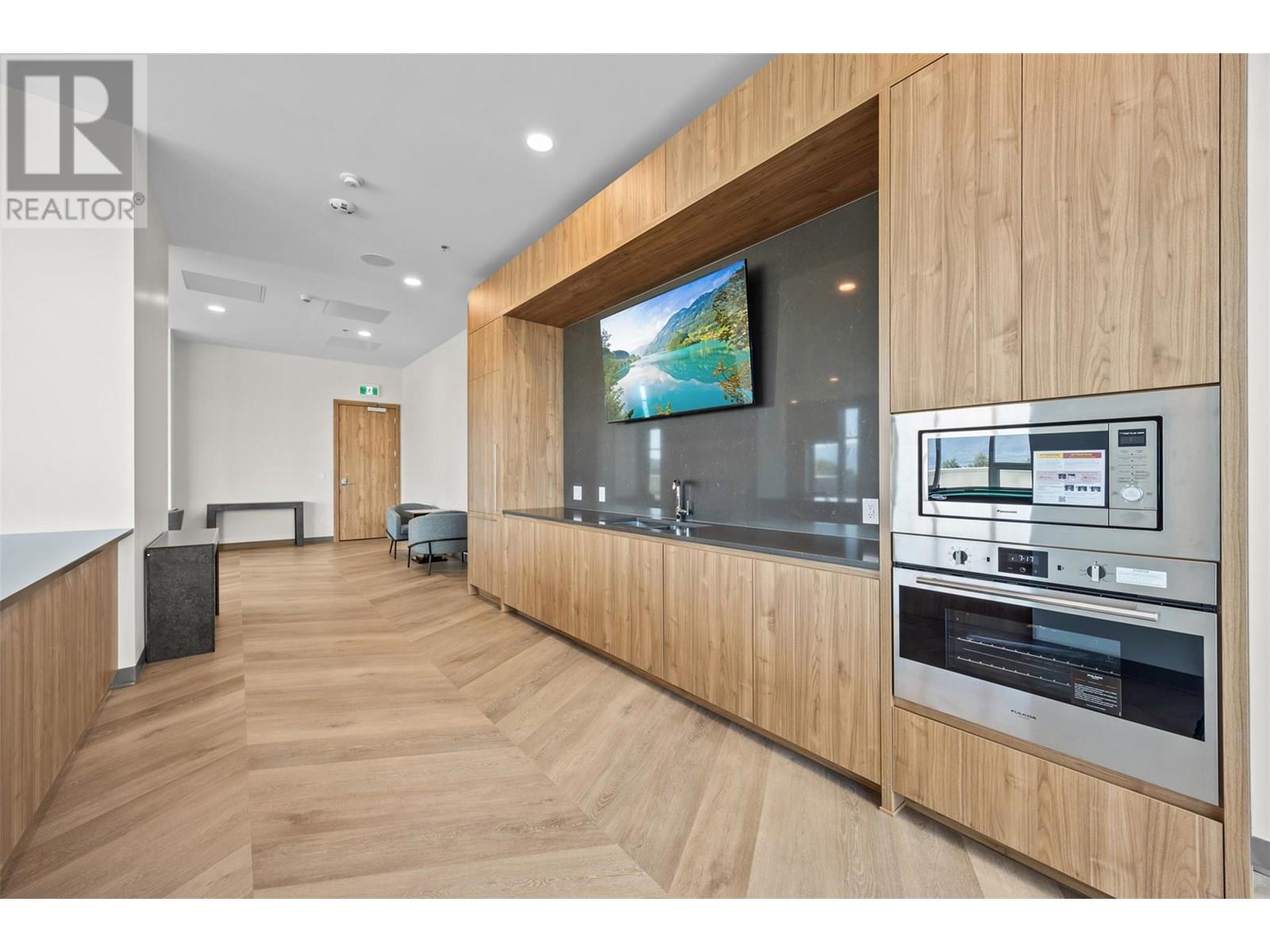Photo 57 of 238 Leon Avenue Unit 804, Kelowna BC