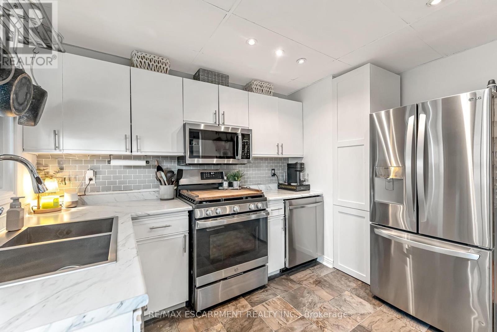 Single Family House for Sale in  COCHRANE ROAD Hamilton (Rosedale) 
