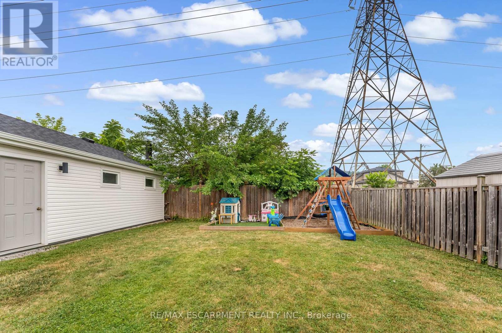Single Family House for Sale in  COCHRANE ROAD Hamilton (Rosedale) 