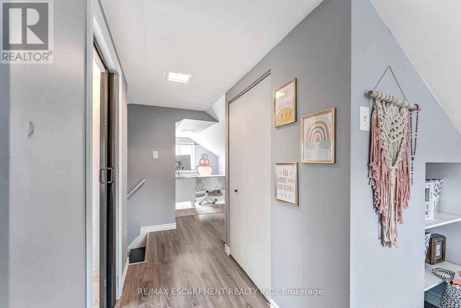 Single Family House for Sale in  COCHRANE ROAD Hamilton (Rosedale) 