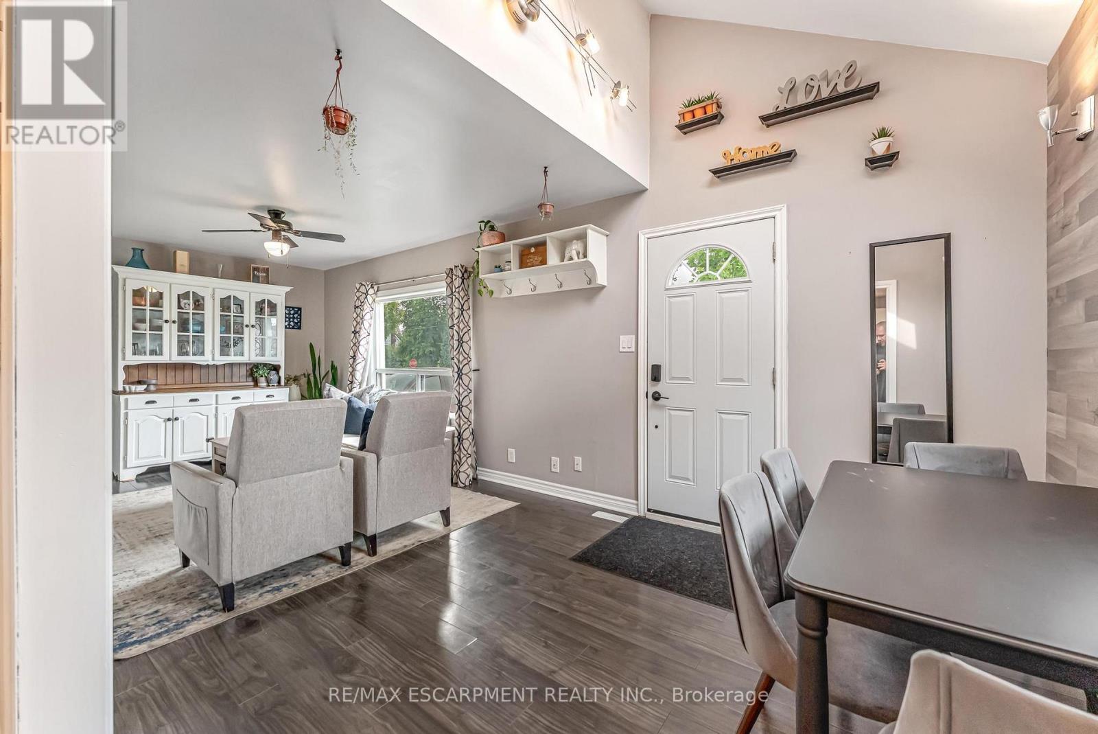 Single Family House for Sale in  COCHRANE ROAD Hamilton (Rosedale) 