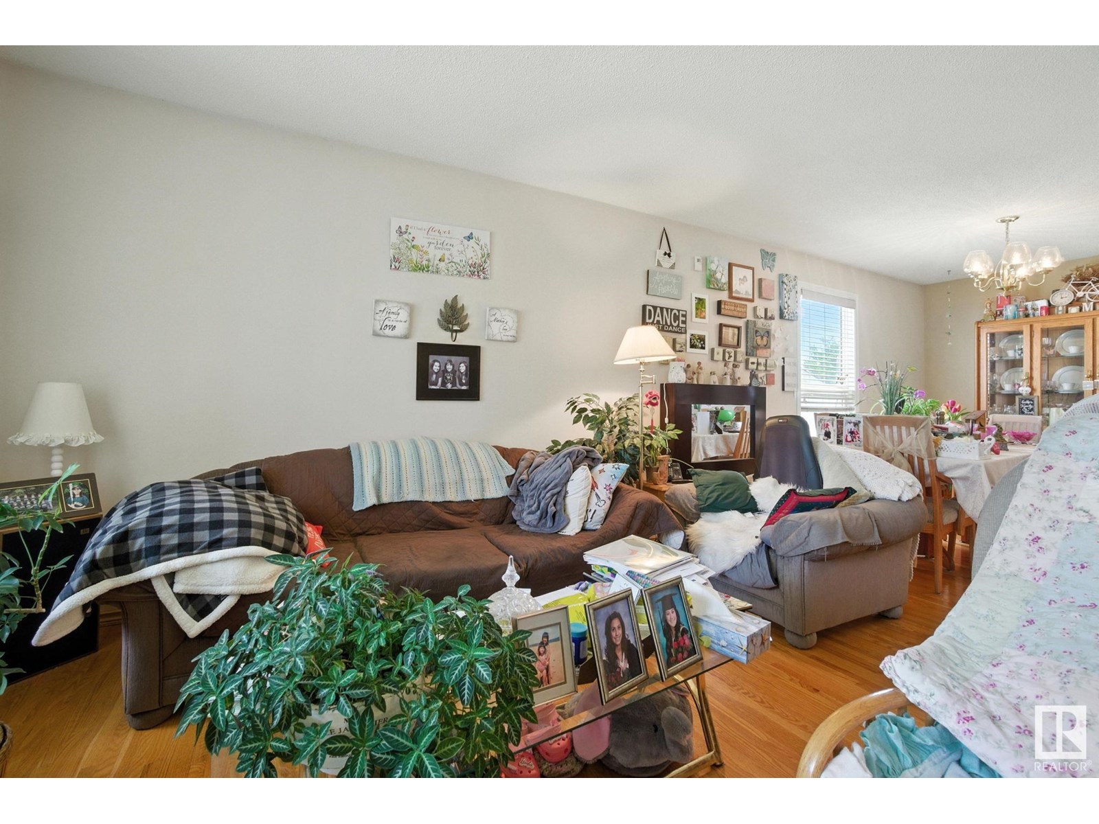 Photo 10 of 14936 81 St Nw, Edmonton AB