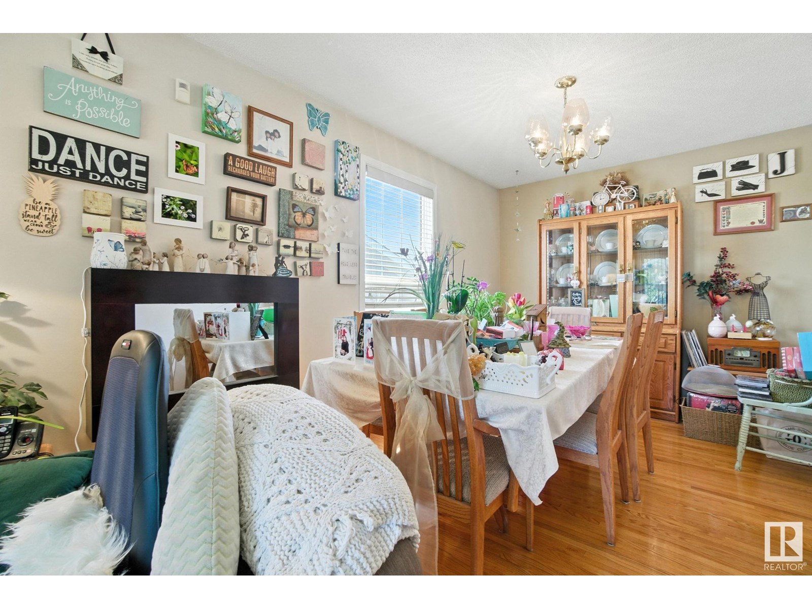 Photo 11 of 14936 81 St Nw, Edmonton AB
