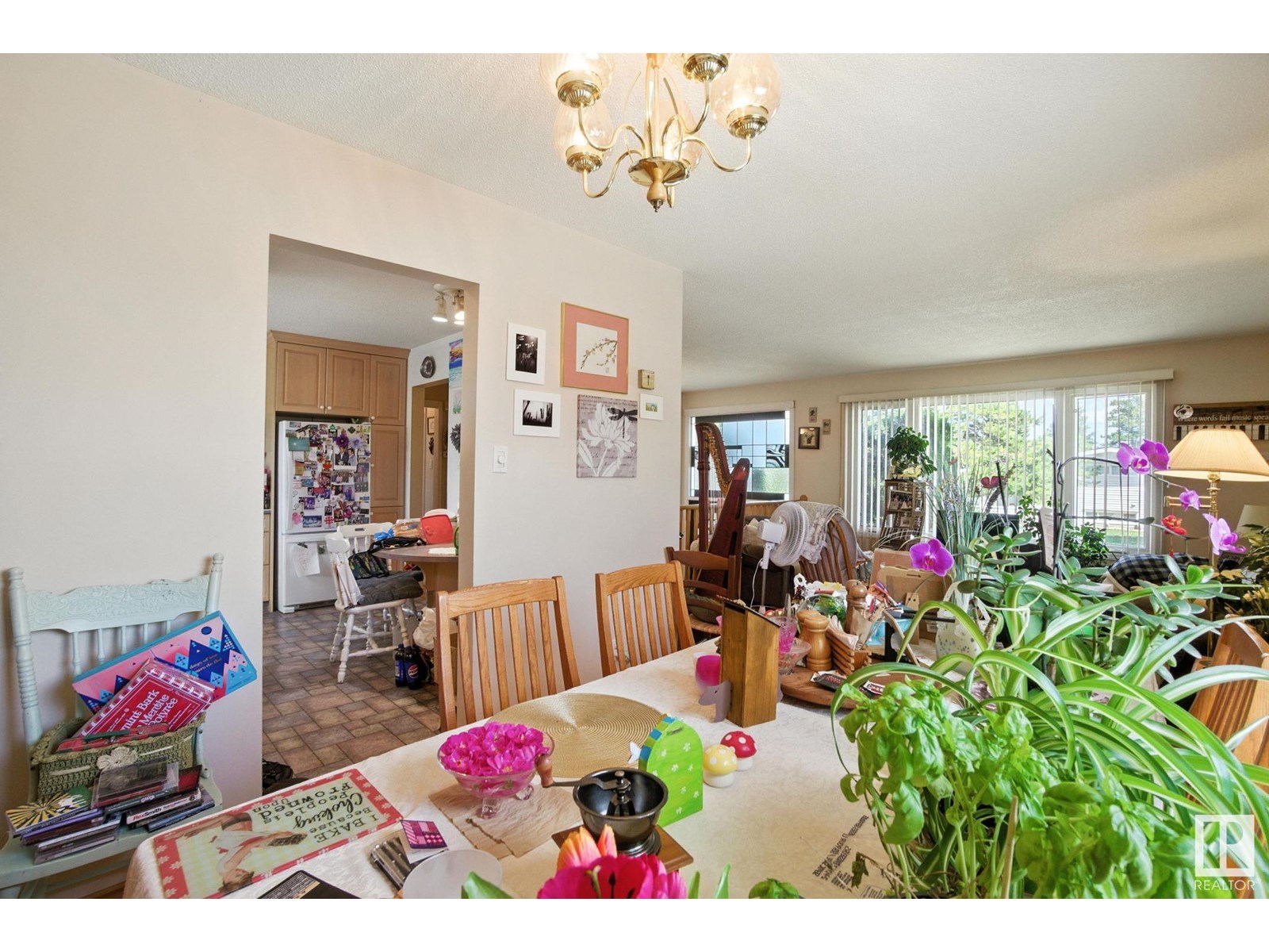 Photo 13 of 14936 81 St Nw, Edmonton AB