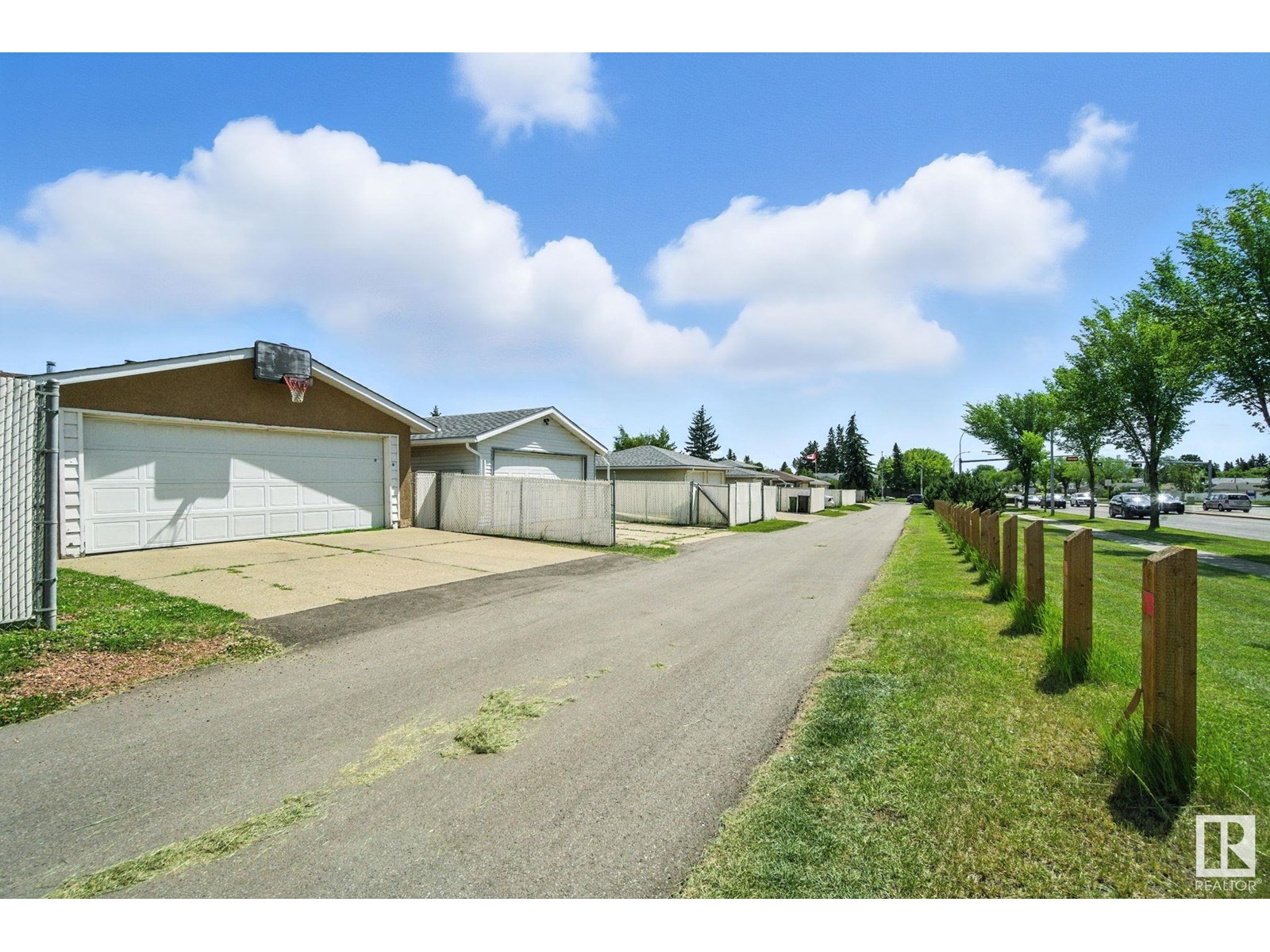 Photo 52 of 14936 81 St Nw, Edmonton AB