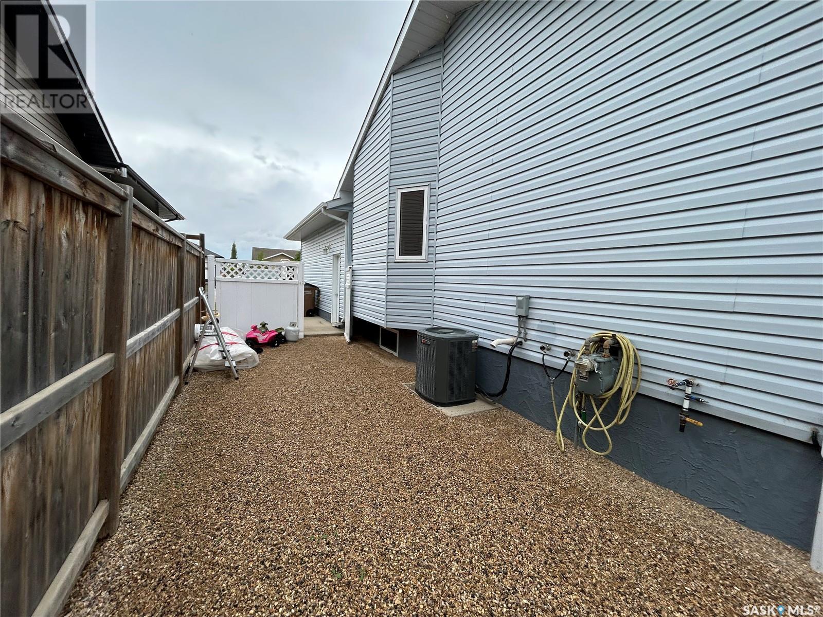 Photo 4 of 604 Forester Crescent, Tisdale SK