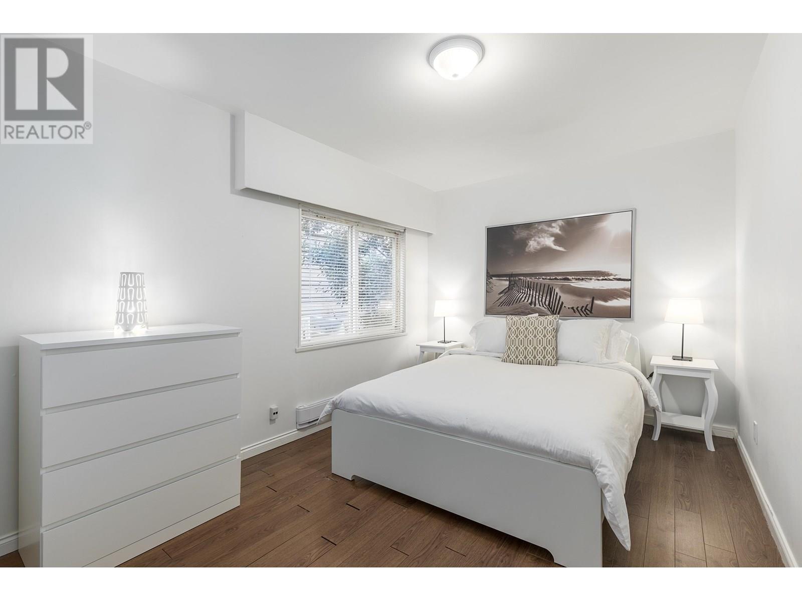Photo 9 of 1605 E 8th Avenue, Vancouver BC