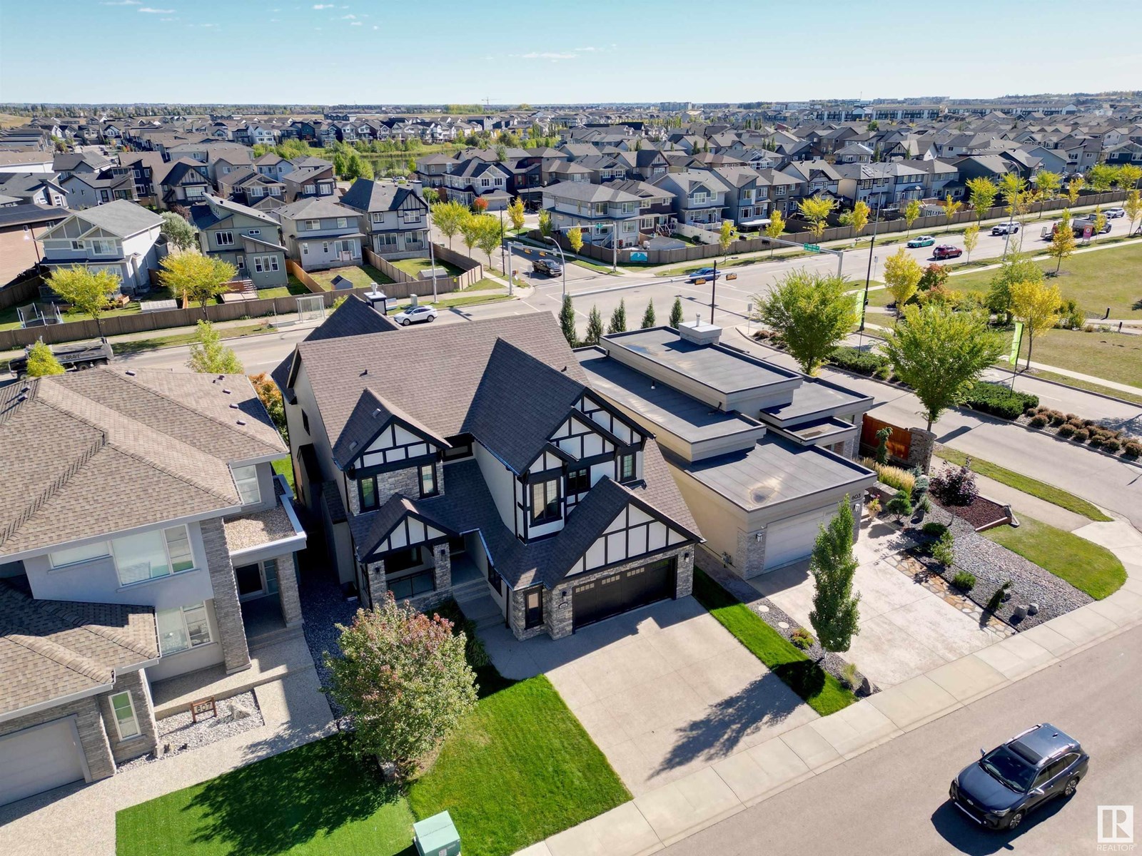 Photo 4 of 605 Howatt Dr Sw, Edmonton AB