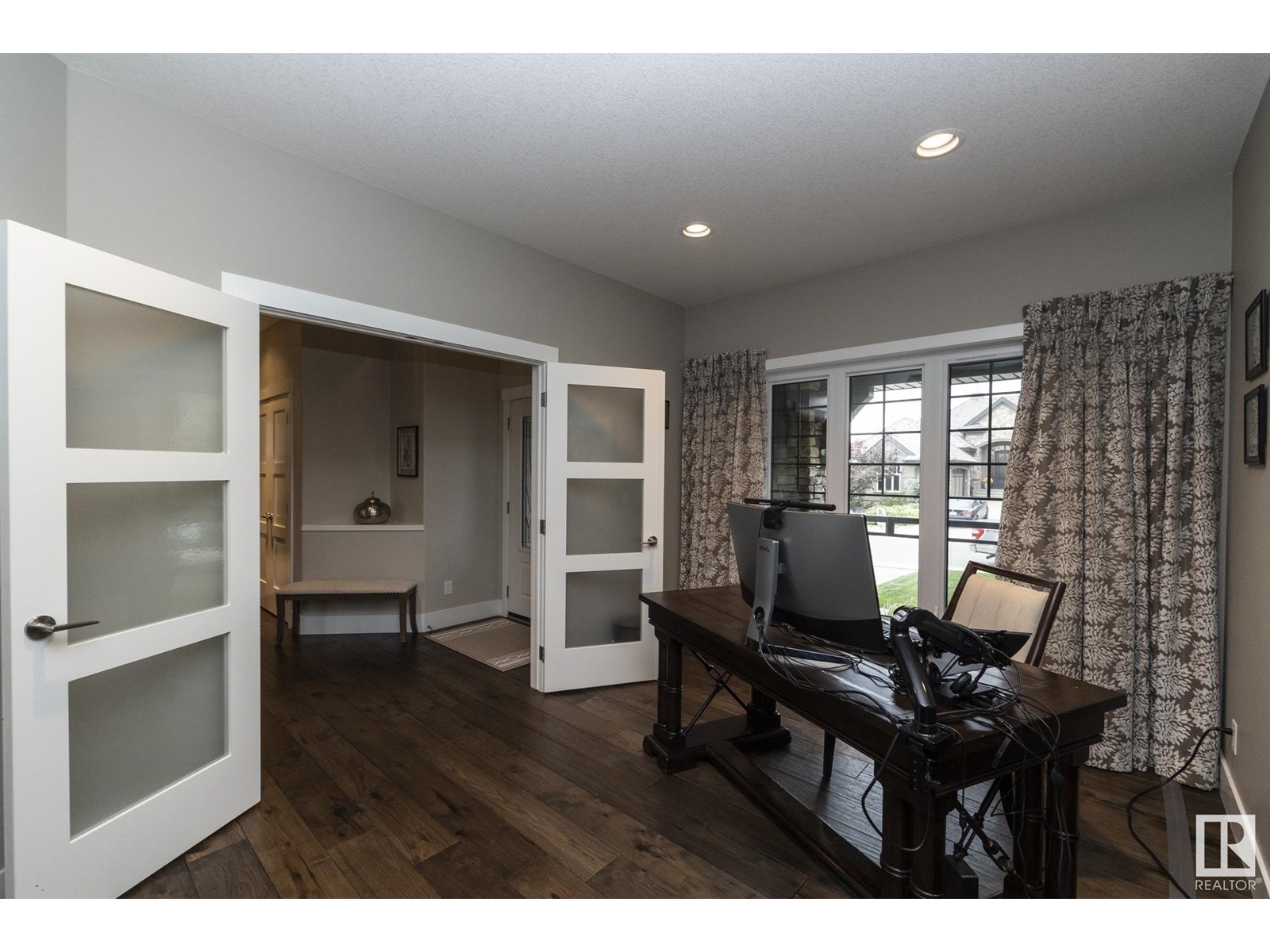Photo 9 of 605 Howatt Dr Sw, Edmonton AB