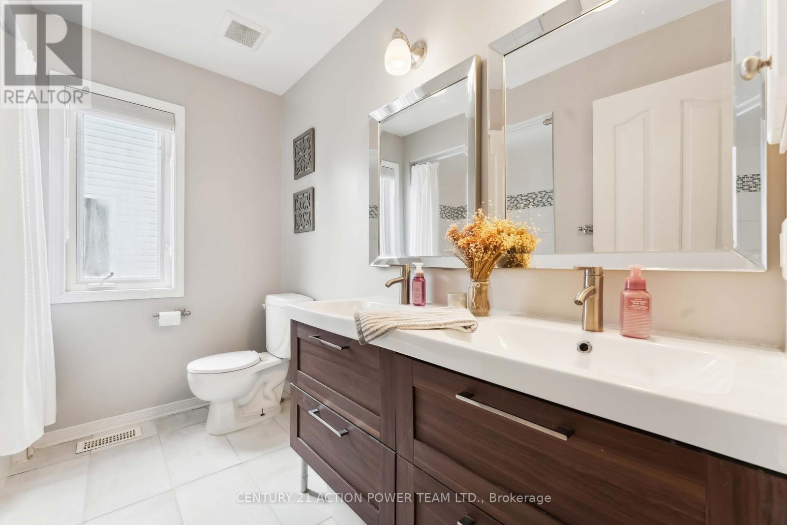 Photo 25 of 2101 Hallendale Street, Ottawa ON