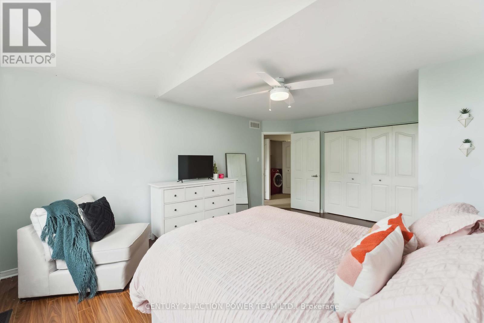 Photo 30 of 2101 Hallendale Street, Ottawa ON