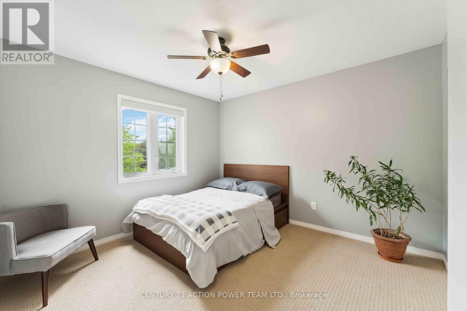 Photo 31 of 2101 Hallendale Street, Ottawa ON