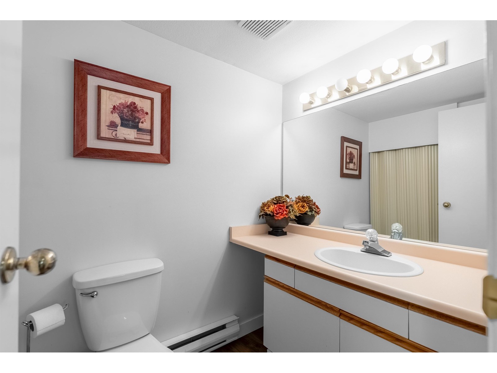 Photo 11 of 3 10056 154 Street, Surrey BC