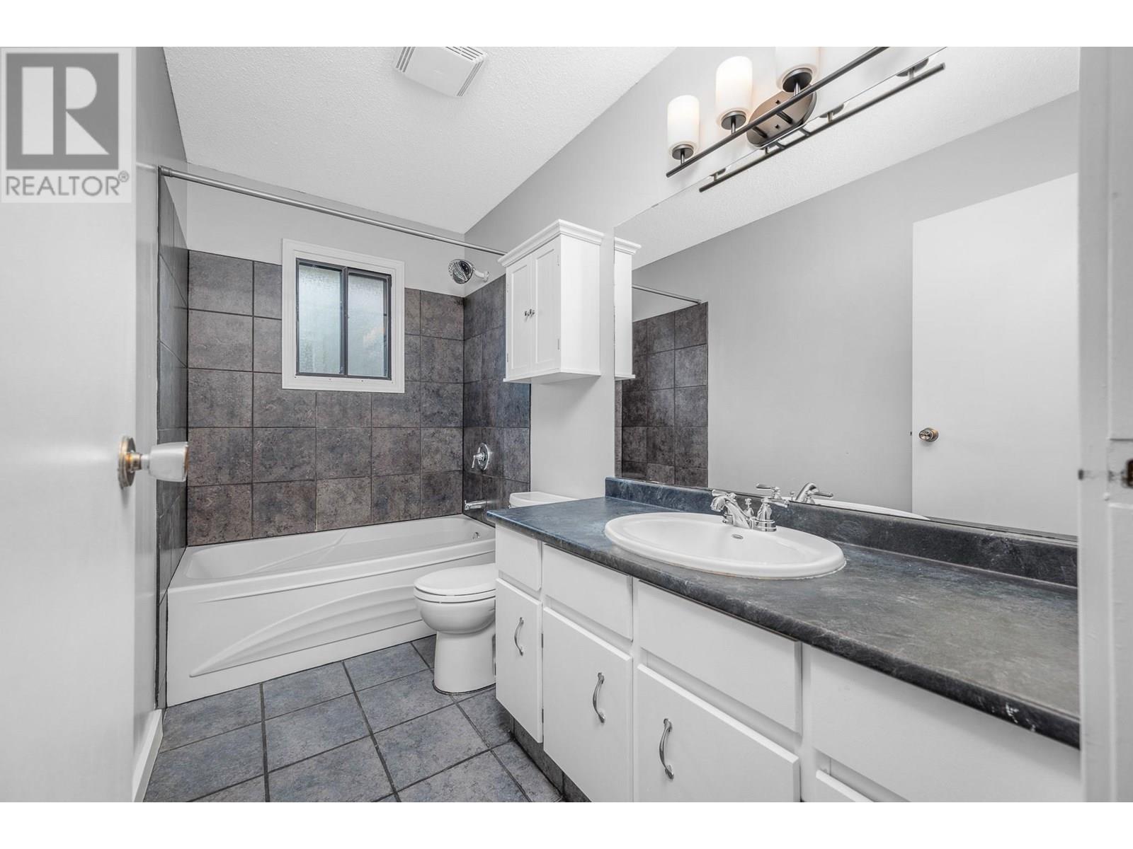  1301 43 Avenue, Vernon