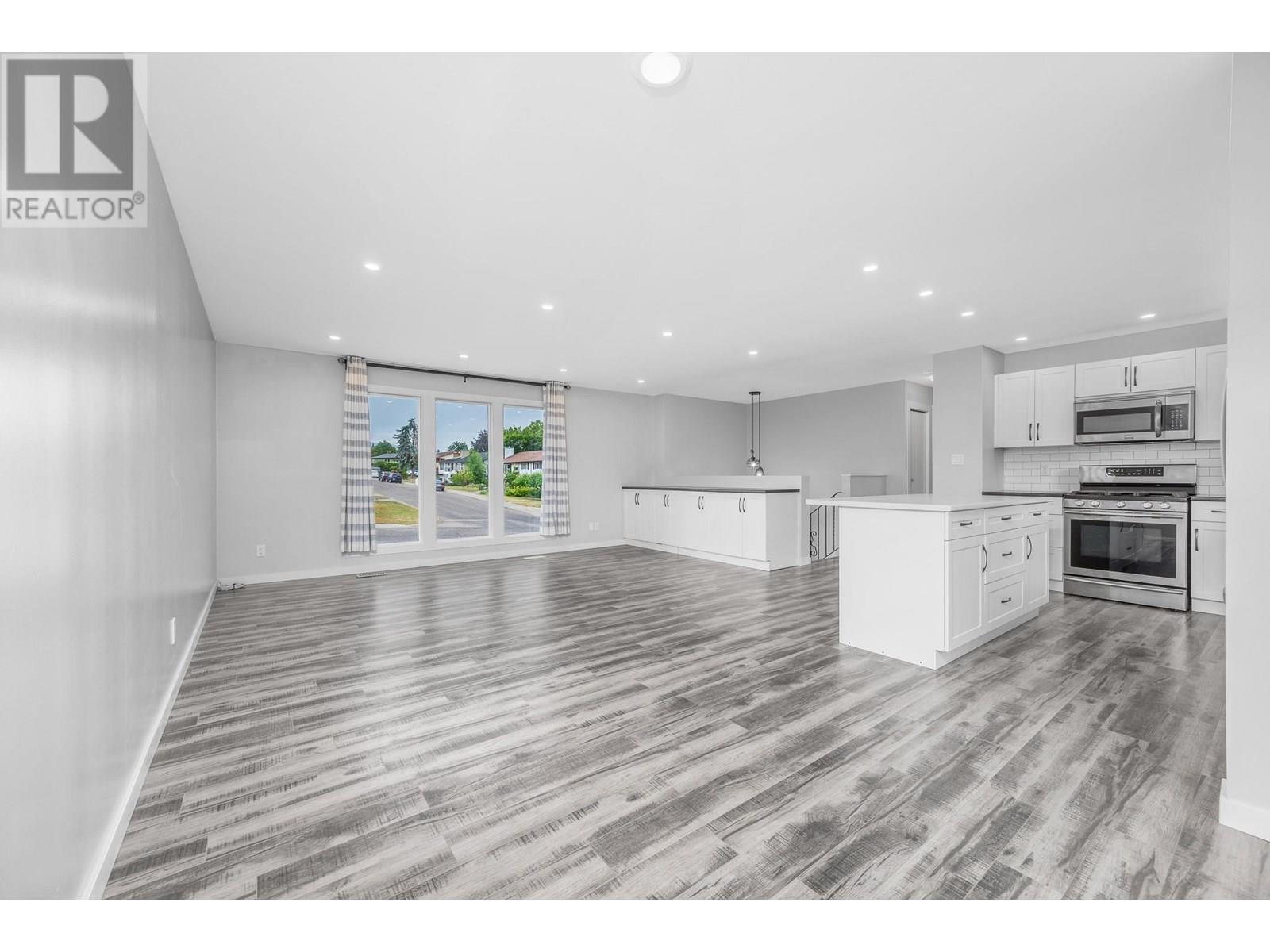  1301 43 Avenue, Vernon