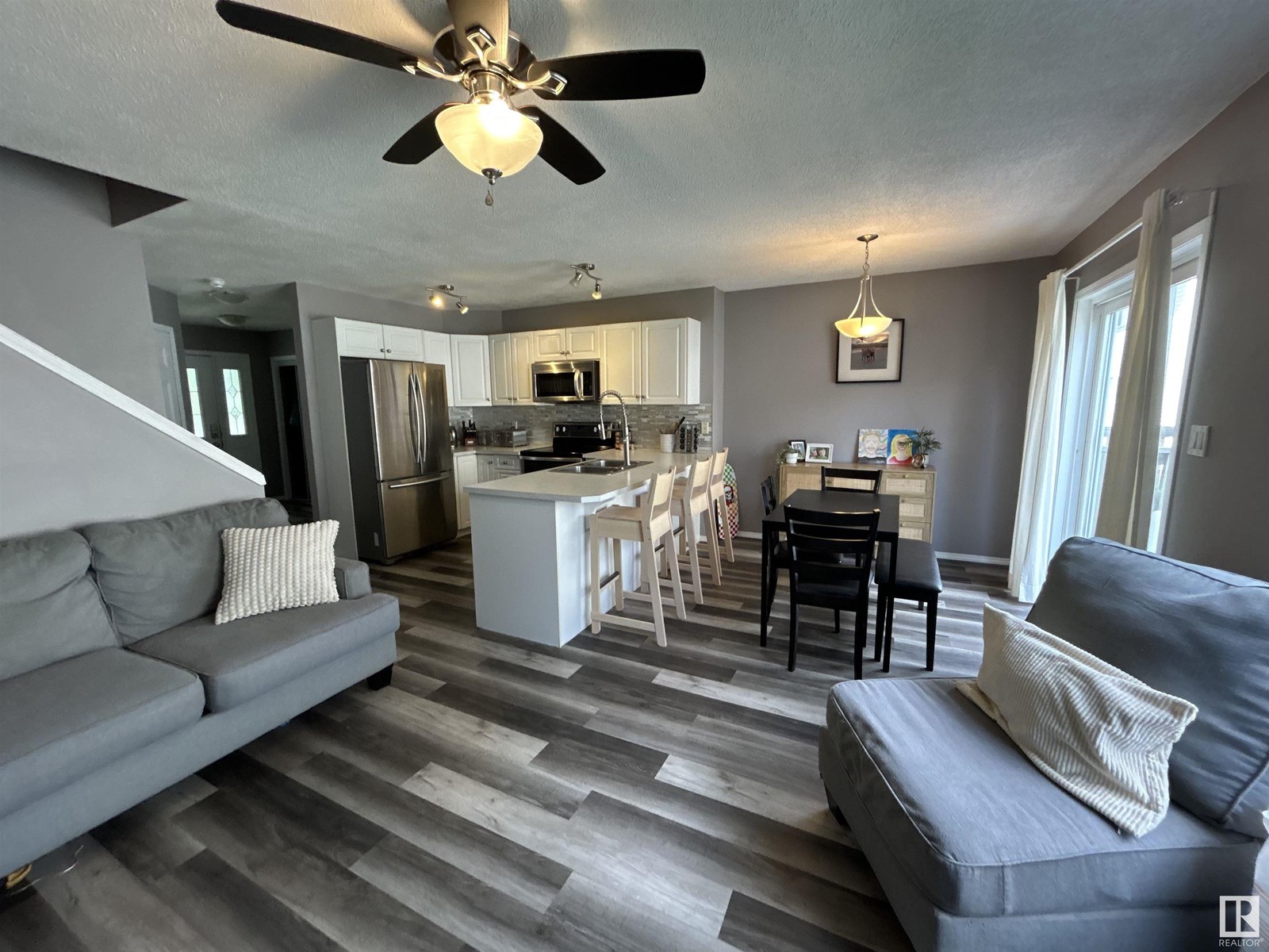 Photo 11 of 59 5001 62 St, Beaumont AB