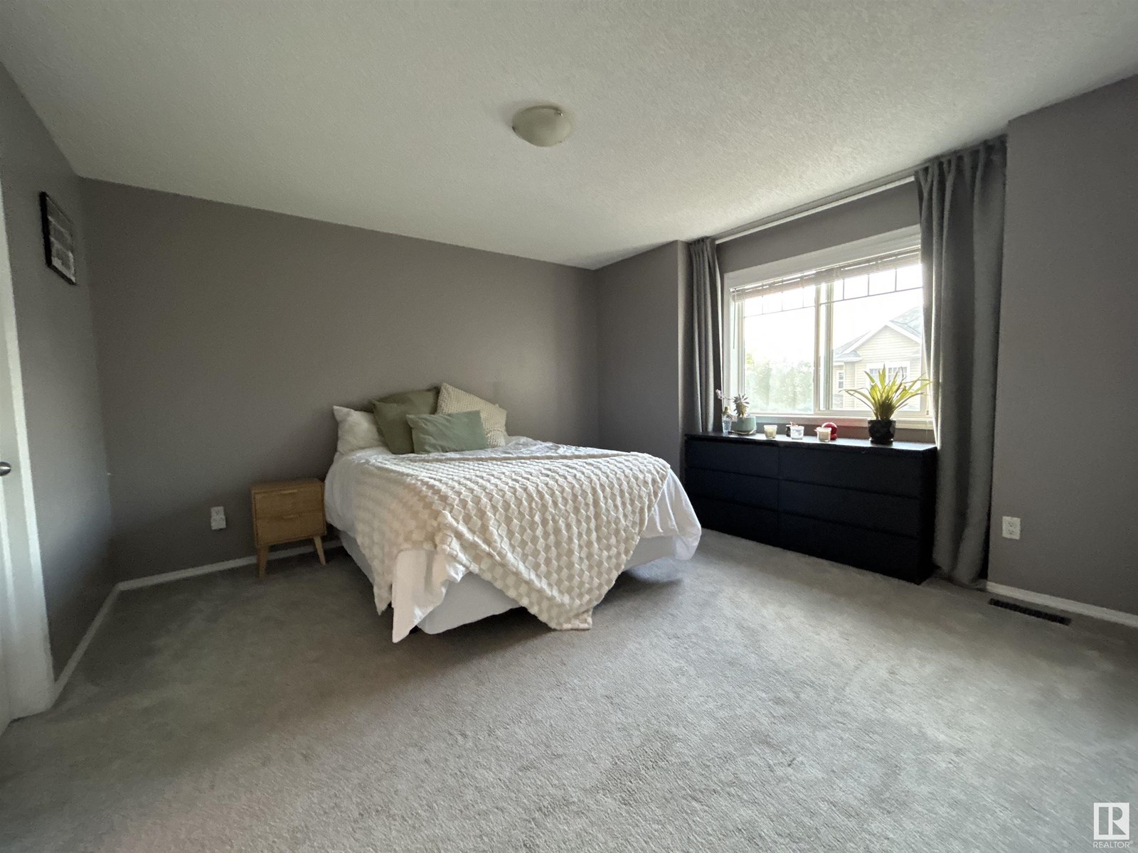 Photo 4 of 59 5001 62 St, Beaumont AB