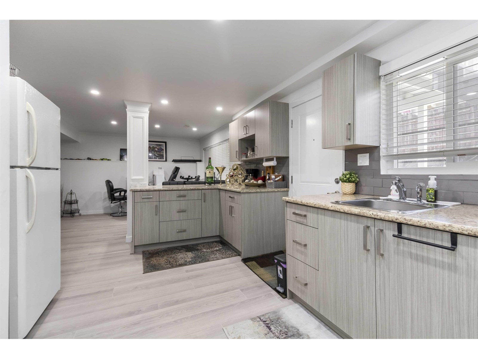 Photo 16 of 3045 Mouat Drive, Abbotsford BC