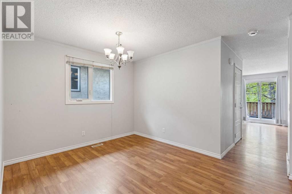 Single Family House Bi-level for Sale in  Berwick Road NW Beddington Heights Calgary 