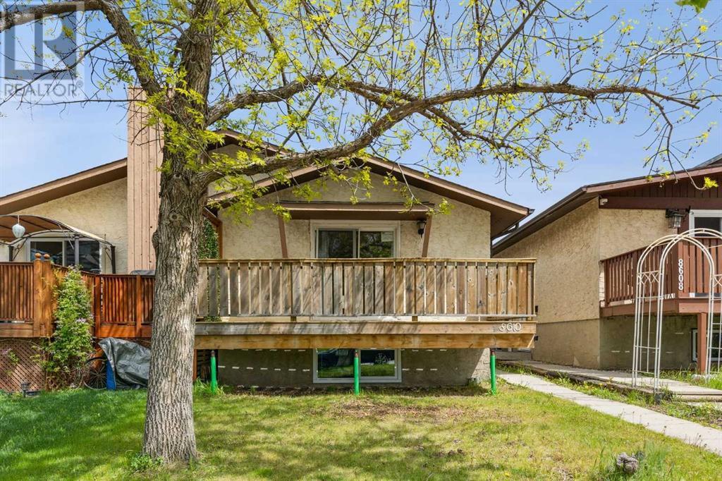 Single Family House Bi-level for Sale in  Berwick Road NW Beddington Heights Calgary 