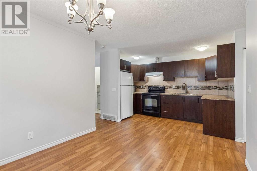 Single Family House Bi-level for Sale in  Berwick Road NW Beddington Heights Calgary 