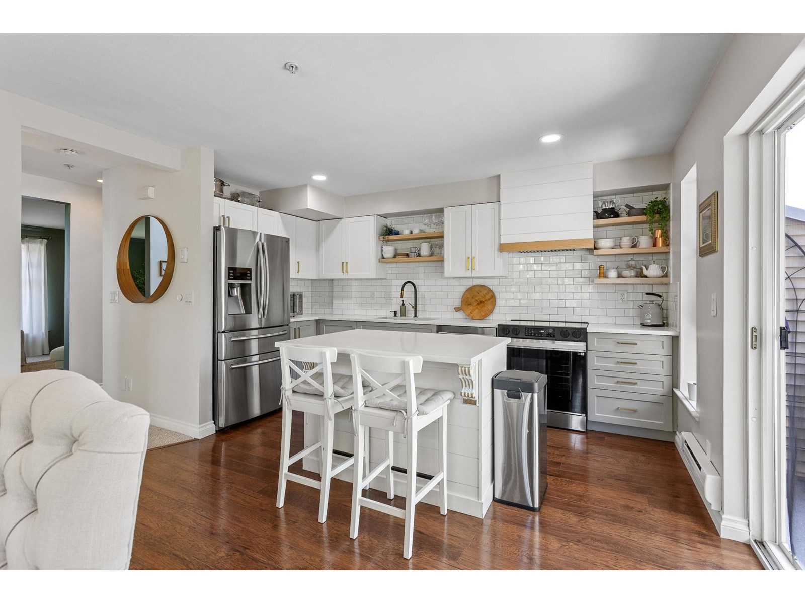 Photo 4 of 15 6450 199 Street, Langley BC