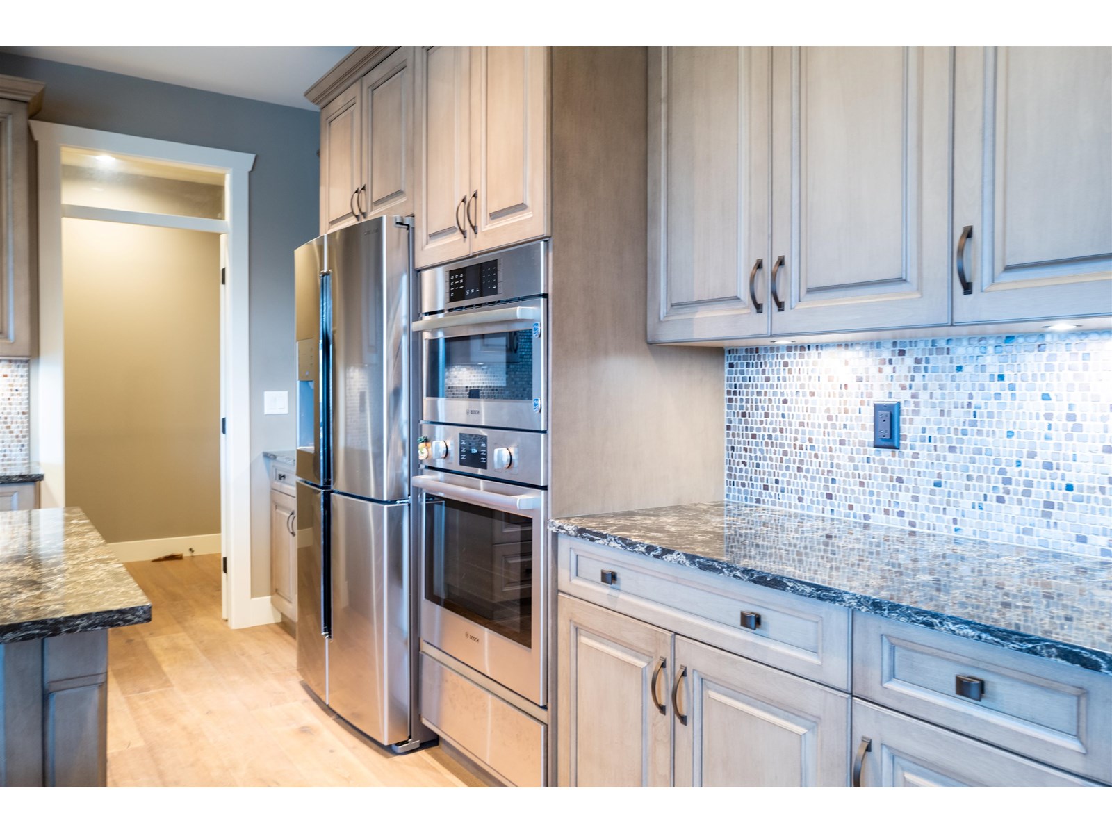 Photo 9 of 20 24455 61 Avenue, Langley BC