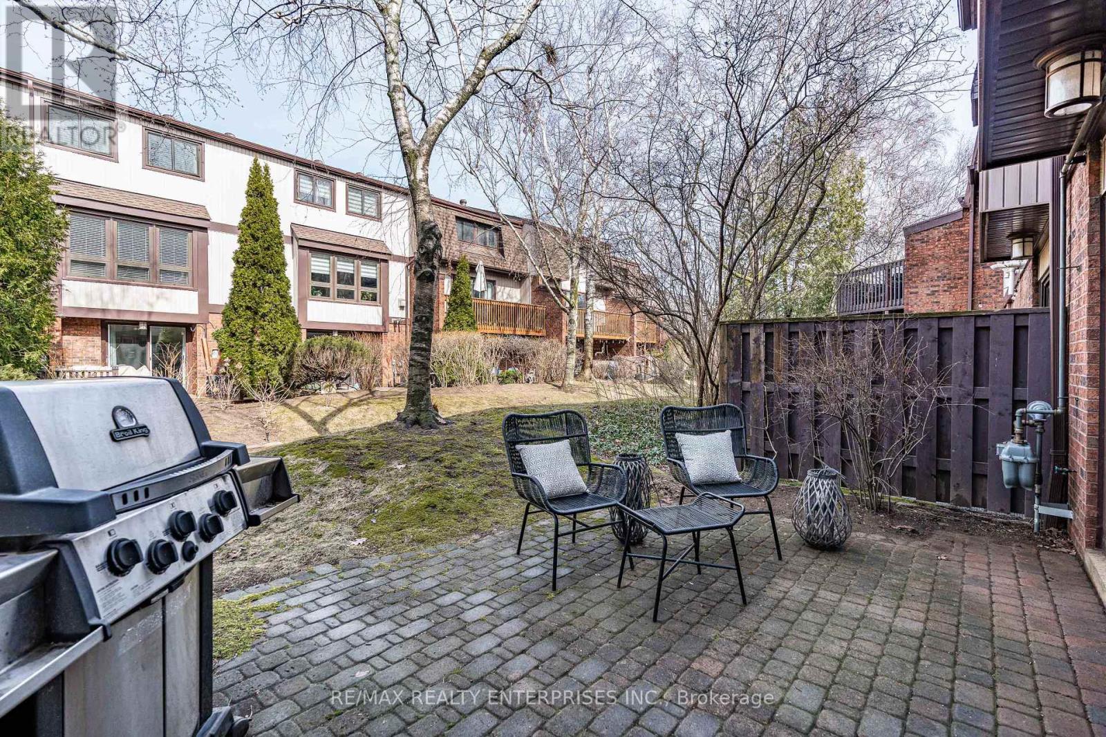 Photo 23 of 40 1060 Walden Circle, Mississauga ON