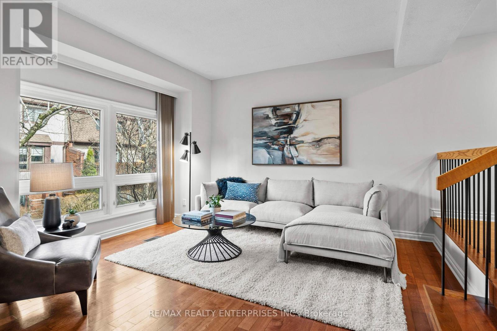Photo 3 of 40 1060 Walden Circle, Mississauga ON