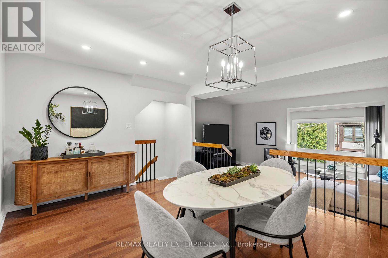 Photo 6 of 40 1060 Walden Circle, Mississauga ON