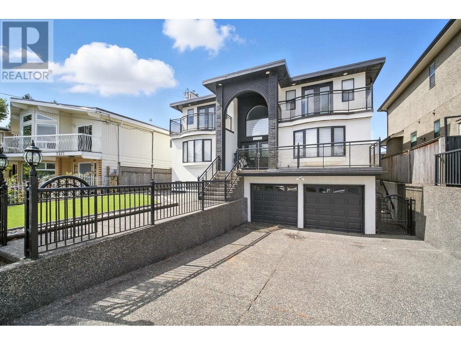 Photo 16 of 7563 1st Street, Burnaby BC
