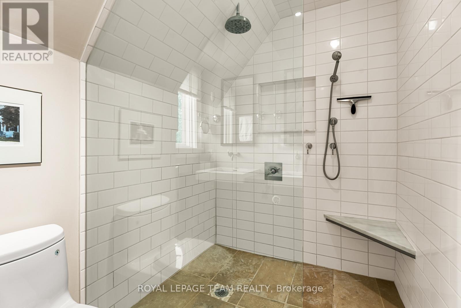 Photo 15 of 228 Rideau Terrace, Ottawa ON