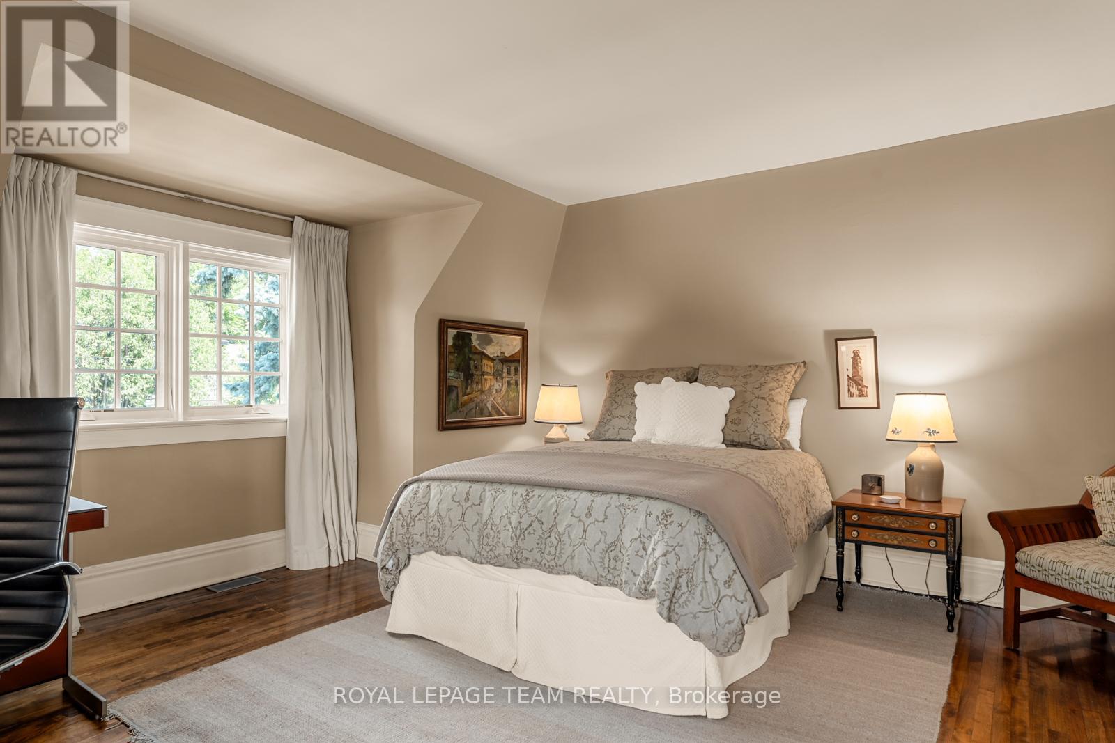Photo 4 of 228 Rideau Terrace, Ottawa ON