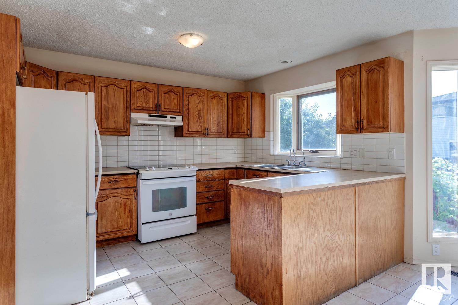 Photo 47 of 16117 108 St Nw Nw, Edmonton AB