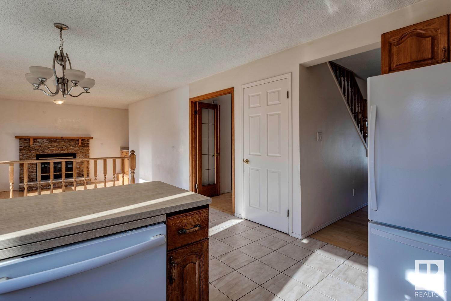 Photo 1 of 16117 108 St Nw Nw, Edmonton AB