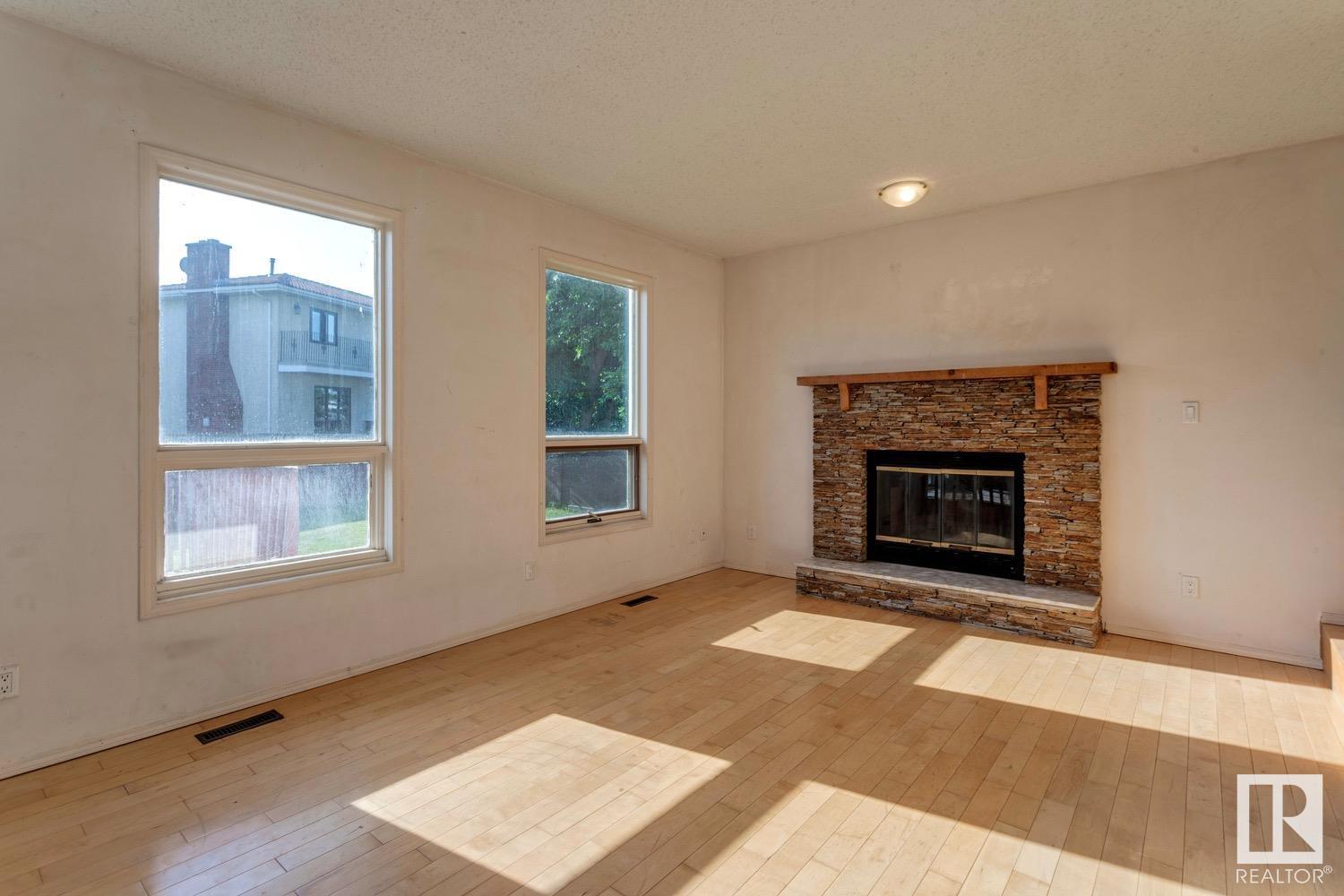 Photo 52 of 16117 108 St Nw Nw, Edmonton AB